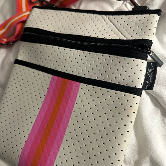 Neoprene Crossbody💕 - Picture 3 of 3